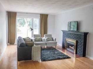 2173 Navaho Dr, Ottawa, ON K2C0V3