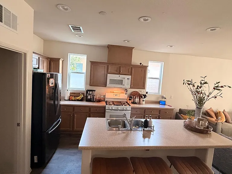 2725 Saddleback Dr — Photo 13