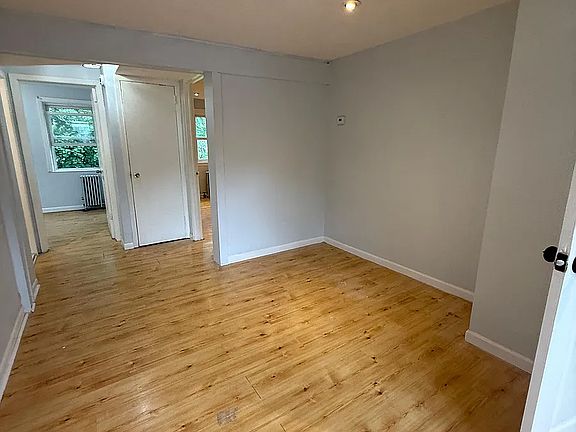 3rd image of 632 Cora Pl #2F
