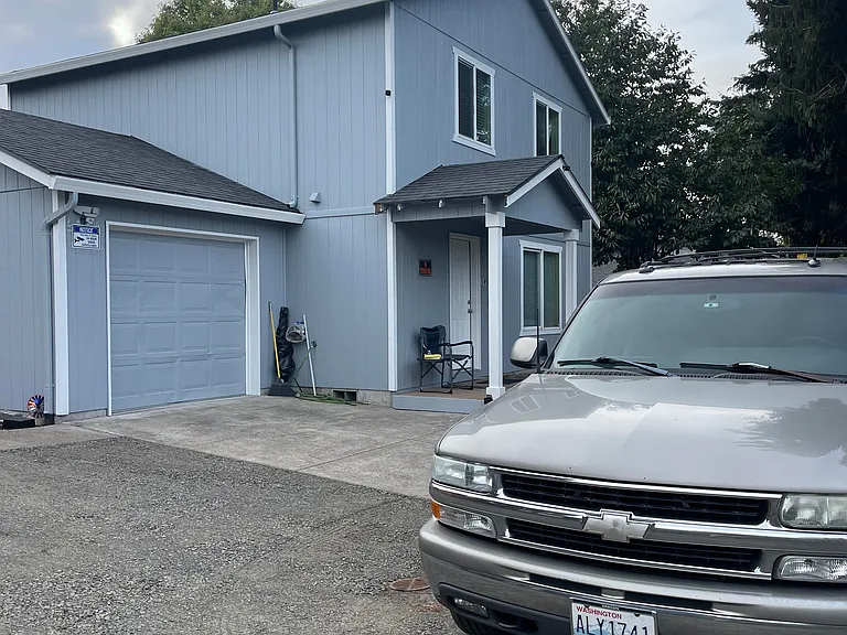 1195 Norway St NE — Photo 19