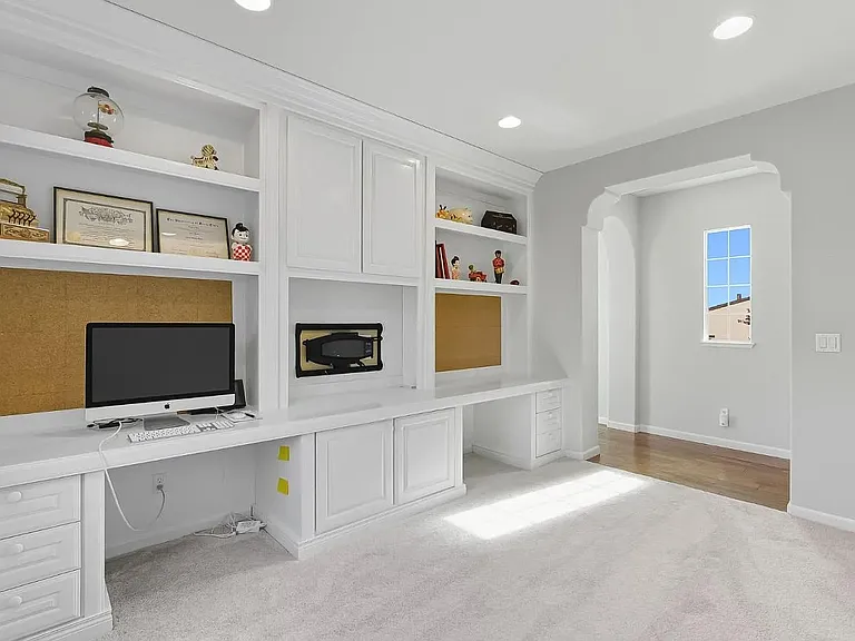 Eagle Ridge Dr — Photo 19
