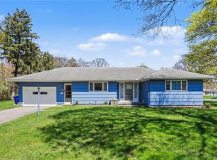 220 Ellington Dr, Rochester, NY 14616