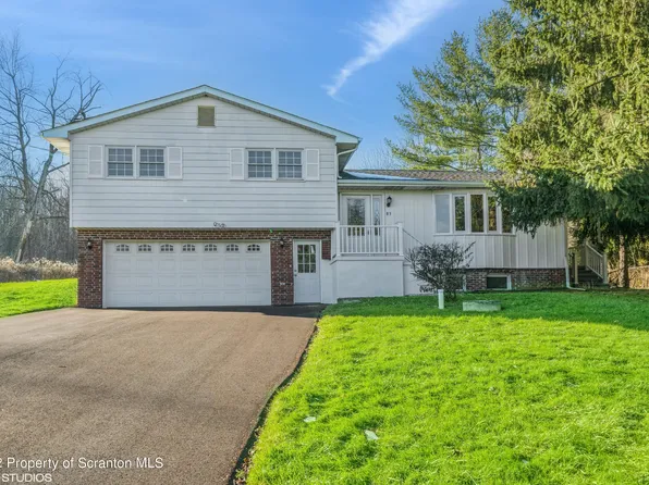 83 Belmont St, Waymart, PA 18472