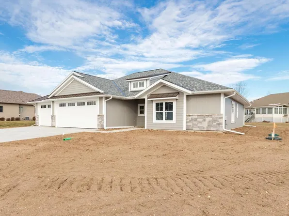 2116 Mapledale DRIVE, West Bend, WI 53090