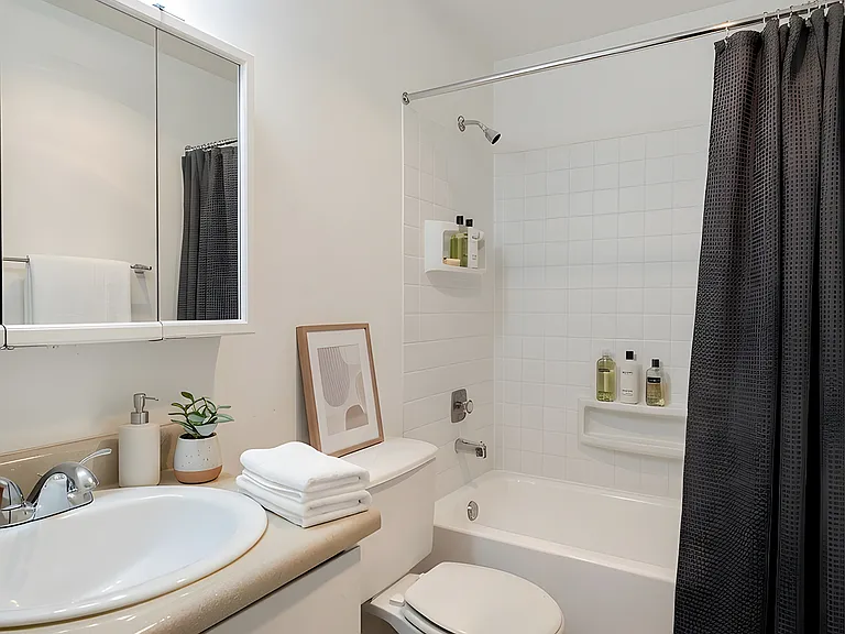 Crystal Springs Apartments — Photo 59