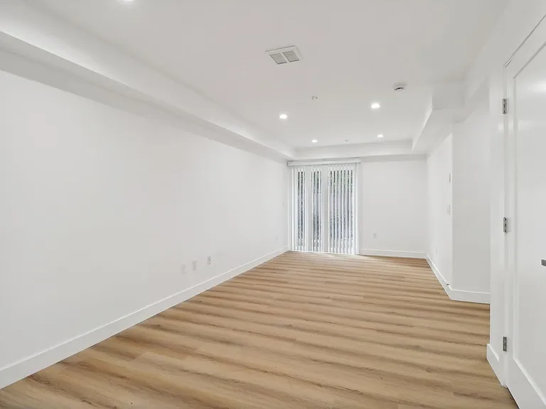 4512 Saint Elmo Dr — Photo 13