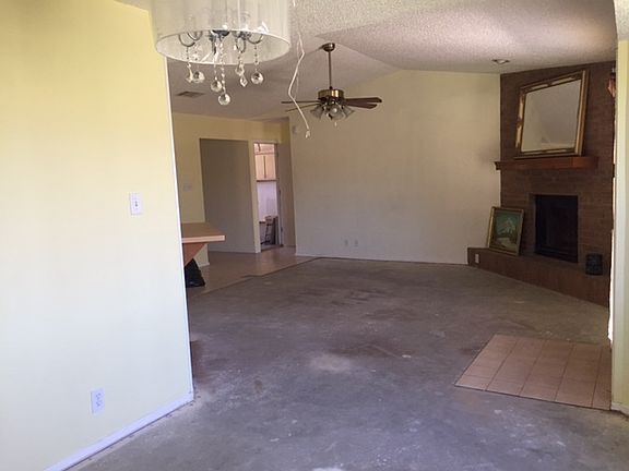 3rd image of 2310 Stratford Dr