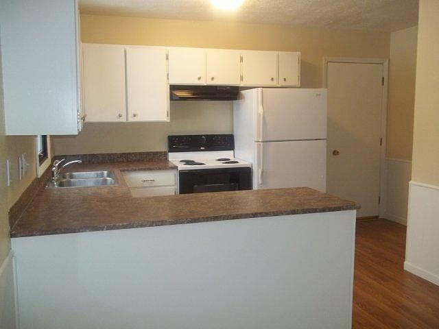 2nd image of 805 24th Ave NW