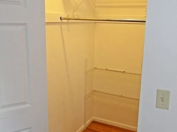 6 Hayes Rd APT 26, Roslindale, MA 02131