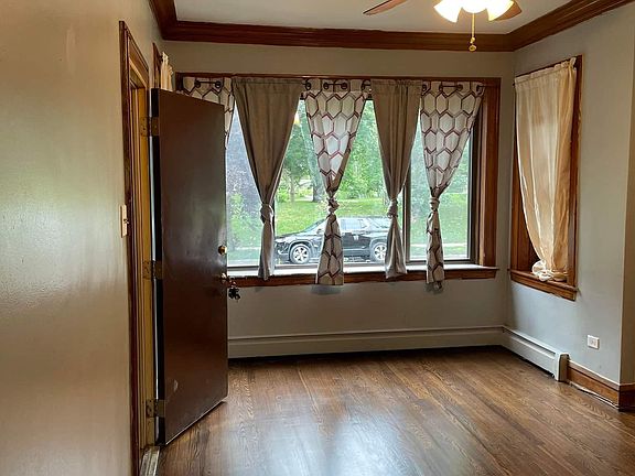 4th image of 5244 S Loomis Blvd #1