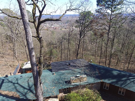 3rd image of 225 Skyline Dr