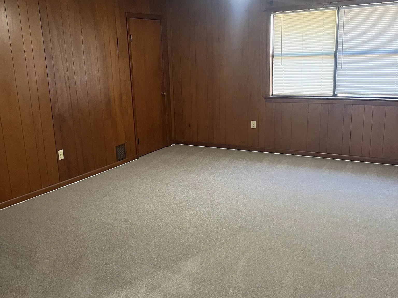 2124 Duncan - 1 — Photo 4