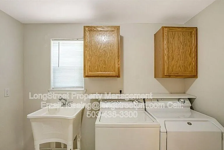 332 NE Carmen Pl — Photo 19