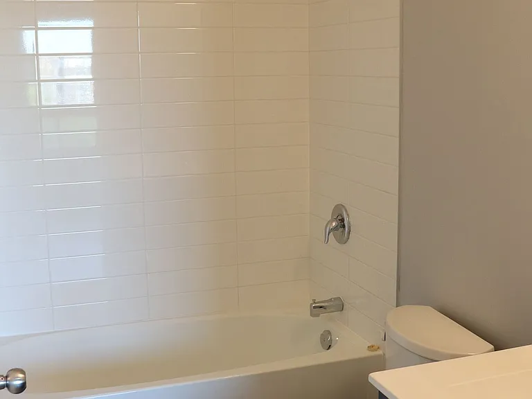 513 Dundas St E #413 — Photo 9