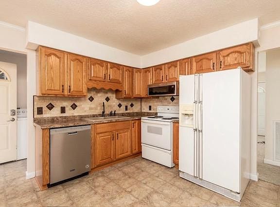 4th image of 709 Liberty Pike