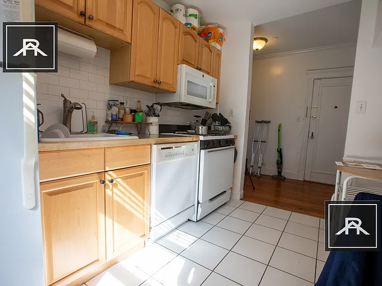 2001 Commonwealth Ave #33 — Photo 5