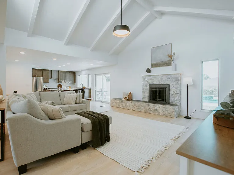9514 Avenida Del Oso NE — Photo 22