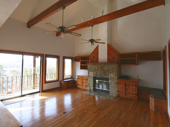 3rd image of 96 Sherwood Cir