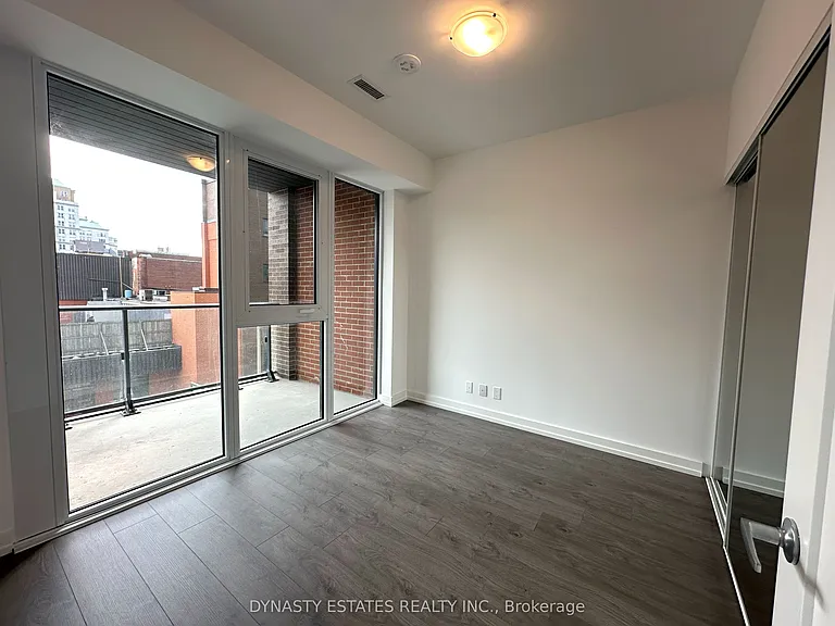 75 James St S #411 — Photo 14