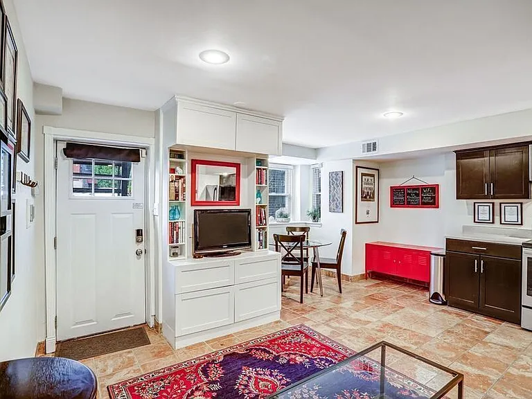 1712 1st St NW #B — Photo 6