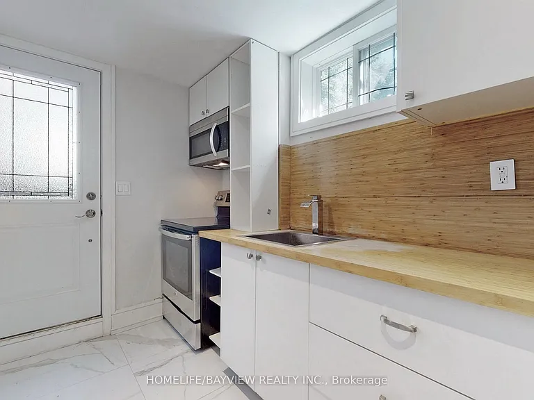 72 Lensmith Dr — Photo 6