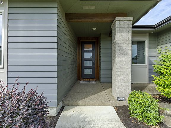 4th image of 3812 Siletz St