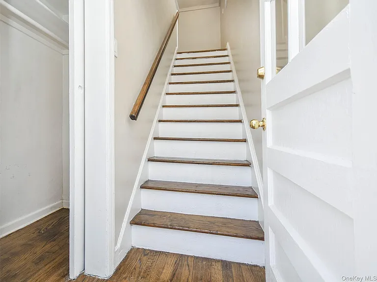 61 Locust Ave #1 — Photo 2