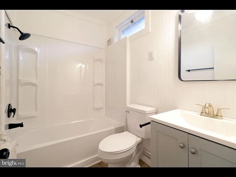 737 1/2 N Allegheny St — Photo 11