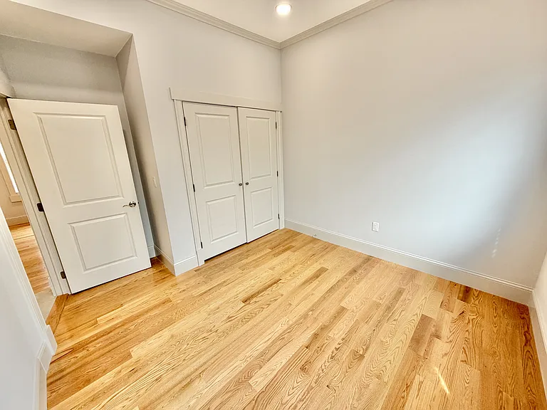 162 Salem St #1 — Photo 13