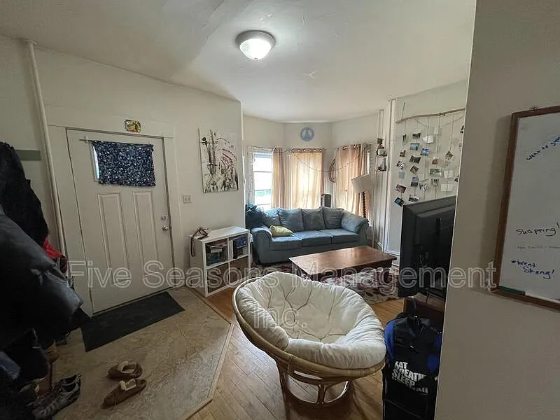2 bed, 1.0 bath, 750 sqft, $2,000 — Photo 4