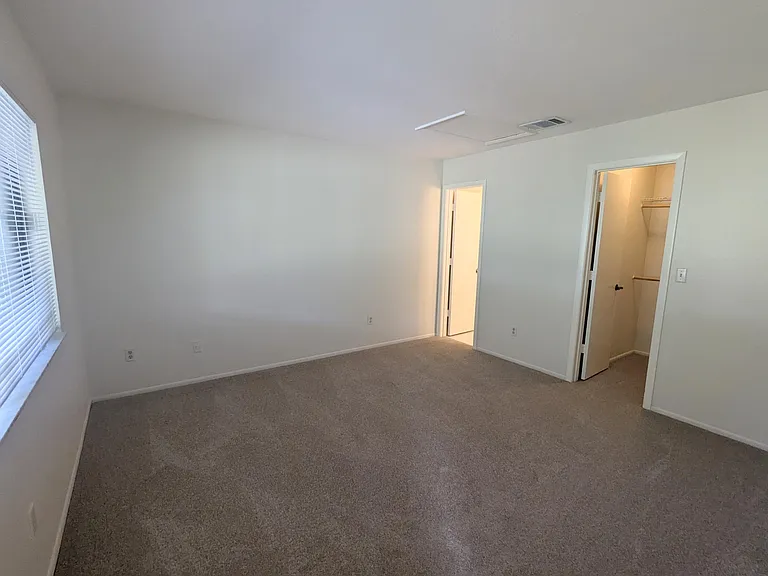 1455 SE Colchester Cir — Photo 11