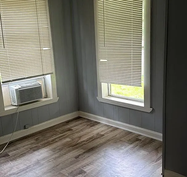 255 Elmore St — Photo 9
