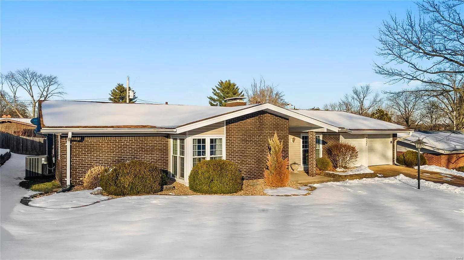 9227 Laurel Hill Dr photo 1