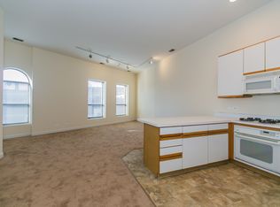 2865 N Clark St #3, Chicago, IL 60657
