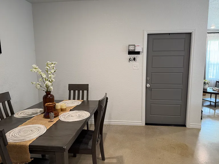 2322 Ocean Ave — Photo 7