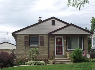 251 N 111th St, Wauwatosa, WI 53226