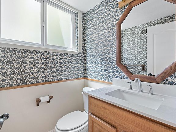 4th image of 6455 Sproul Ct