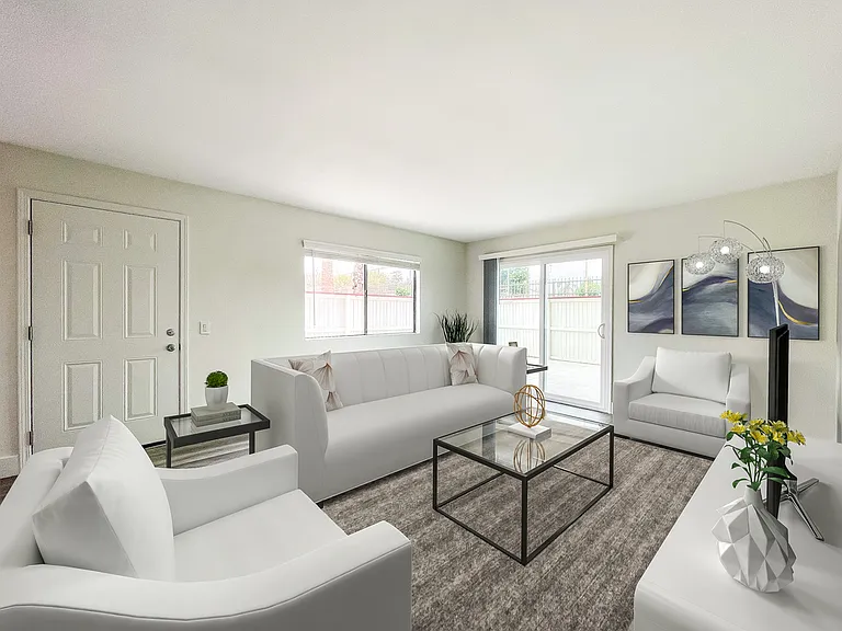 Country Club Apartments — Photo 10