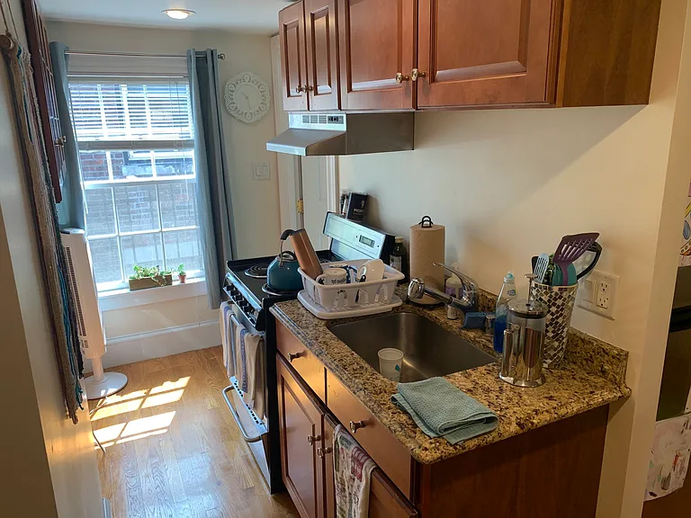 44 Irving St #4 — Photo 7