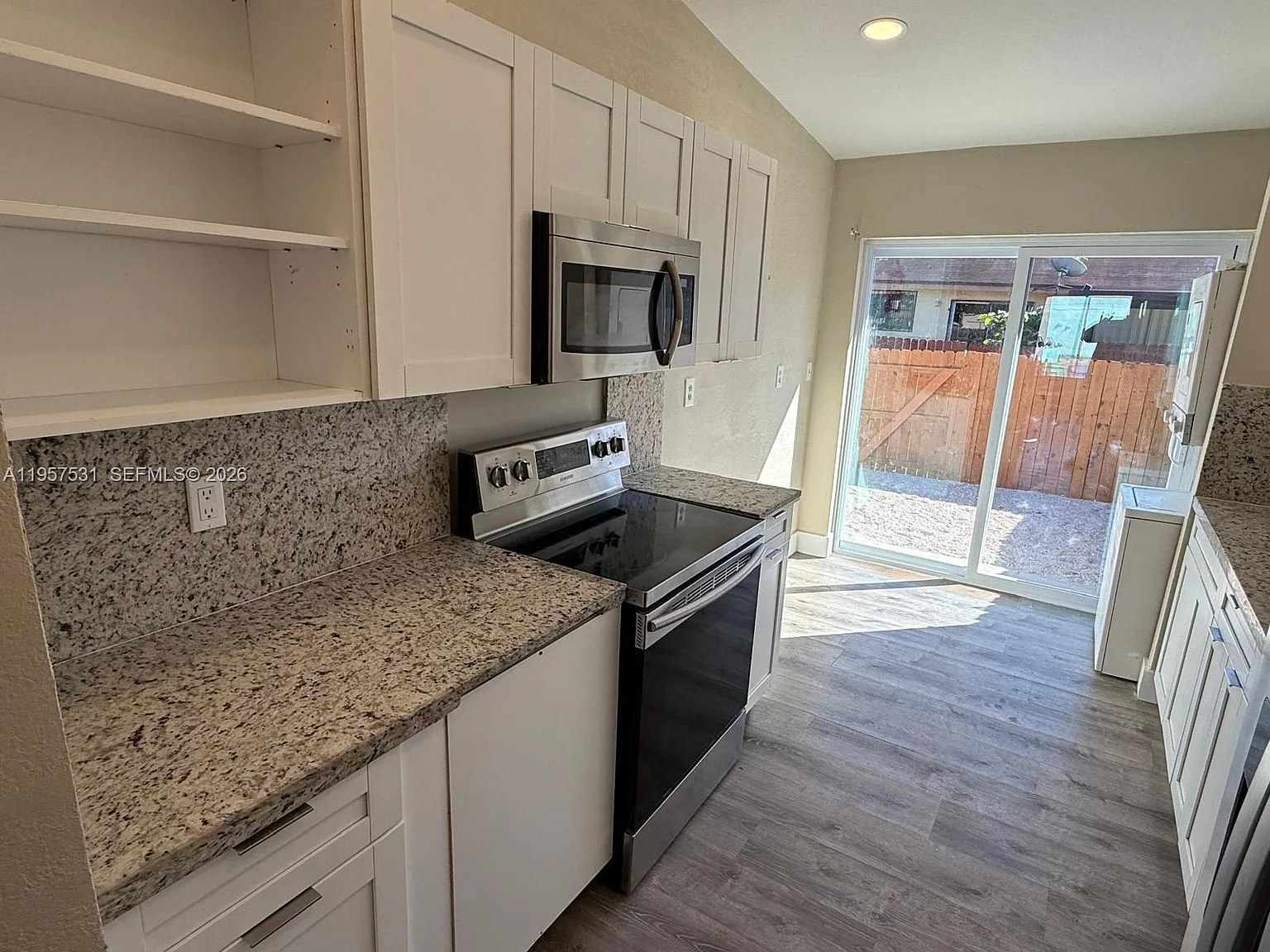 Waterside Townhomes Sec 3 — Photo 2