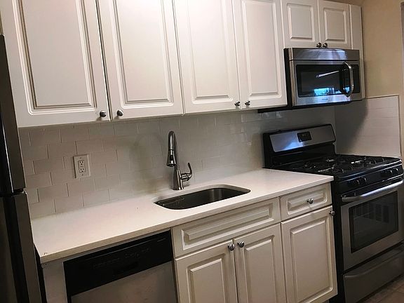 4th image of 42-41 Corporal Kennedy St APT 3B