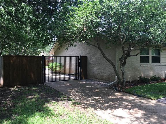 electric driveway gate