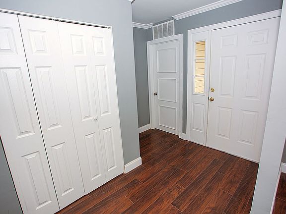 3rd image of 284 De Rose Ct