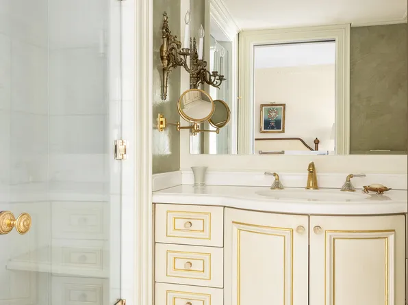 969 5th Avenue image 12 of 14