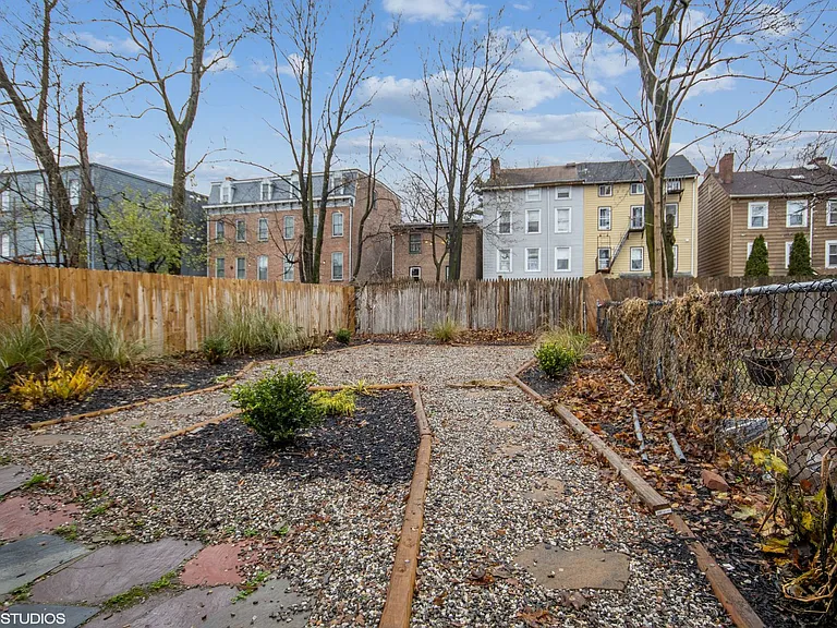 145 Chambers St — Photo 17