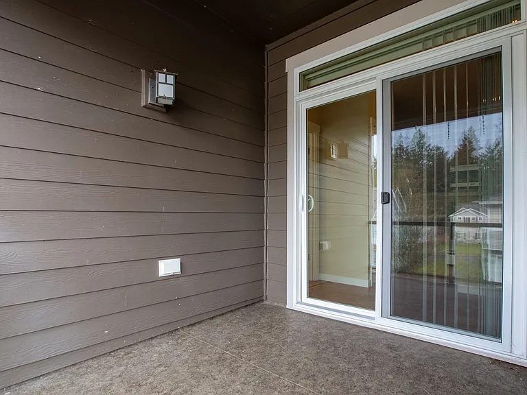 1643 Burnside Pl — Photo 18