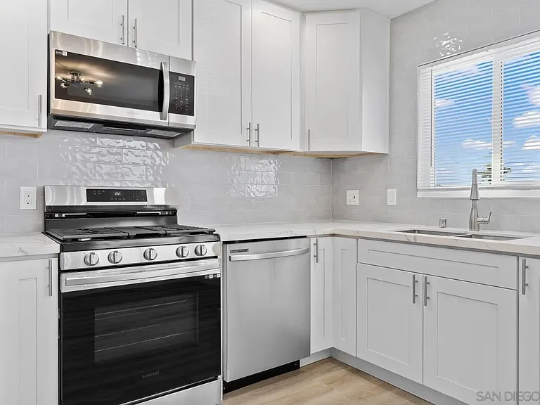 3817 Marlborough Ave #1/2 — Photo 2