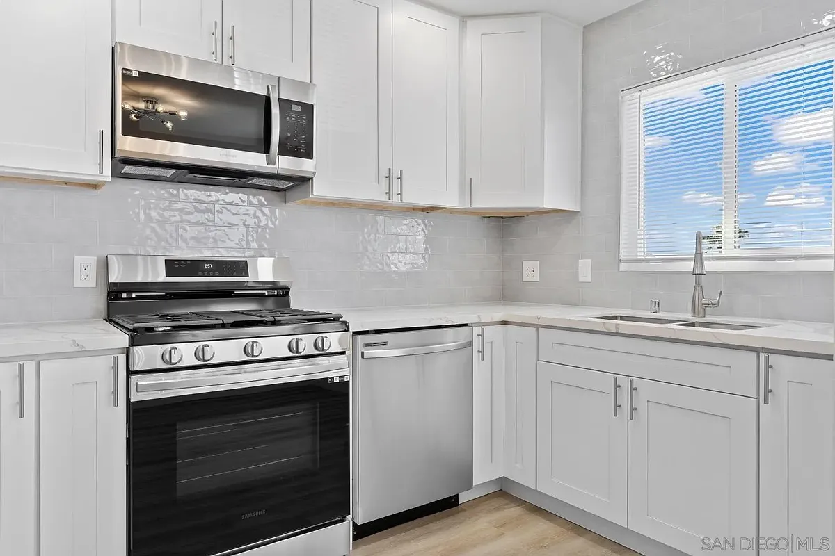 Building Photo - 3817 Marlborough Ave #1/2