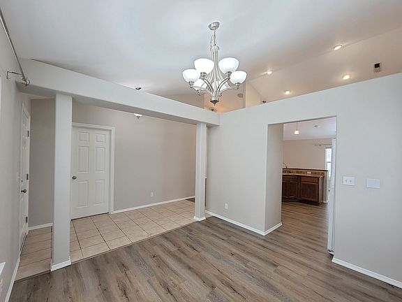 4th image of 3674 Bing St