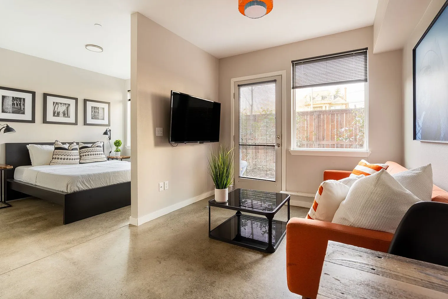 Studio, 1.0 bath, 333 sqft, $2,240 — Photo 4